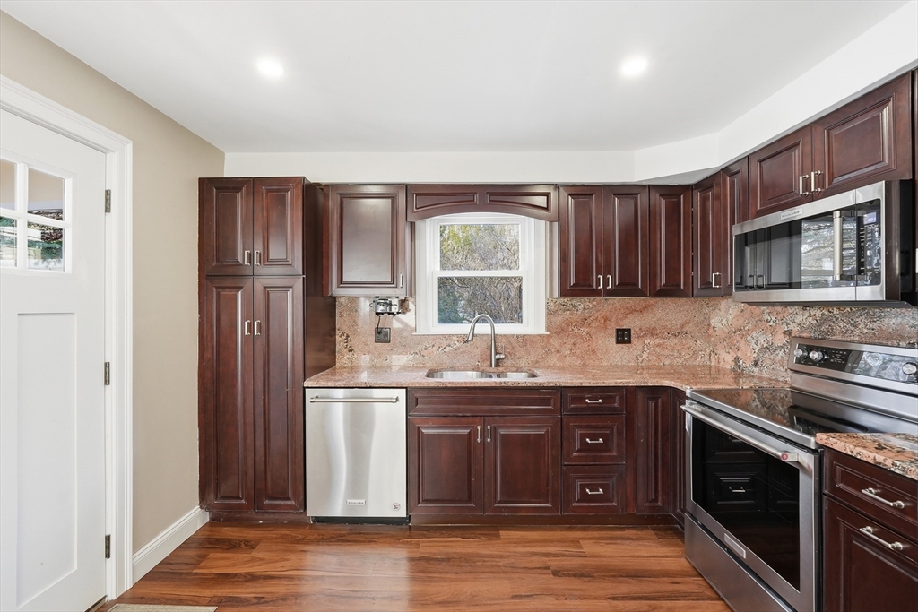 542 Oak Hill Road Fitchburg, MA 01420 - Photo 10 of 33