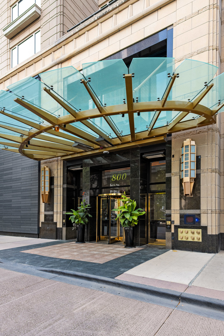 800 North Michigan Ave Unit PH64  