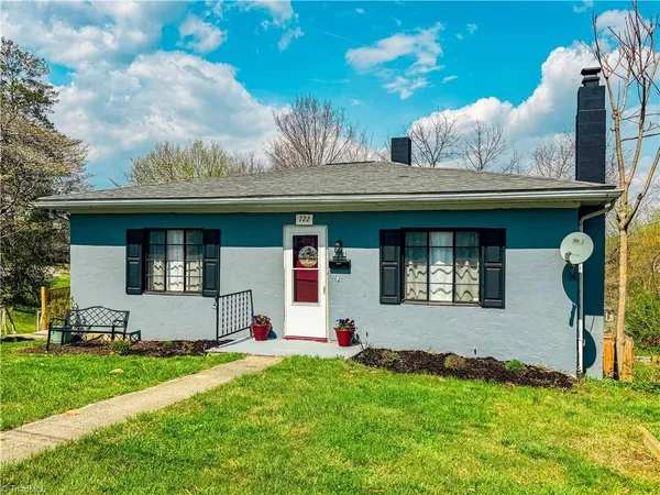 $219,500 | 722 Maiden Lane, Mount Airy, NC 27030