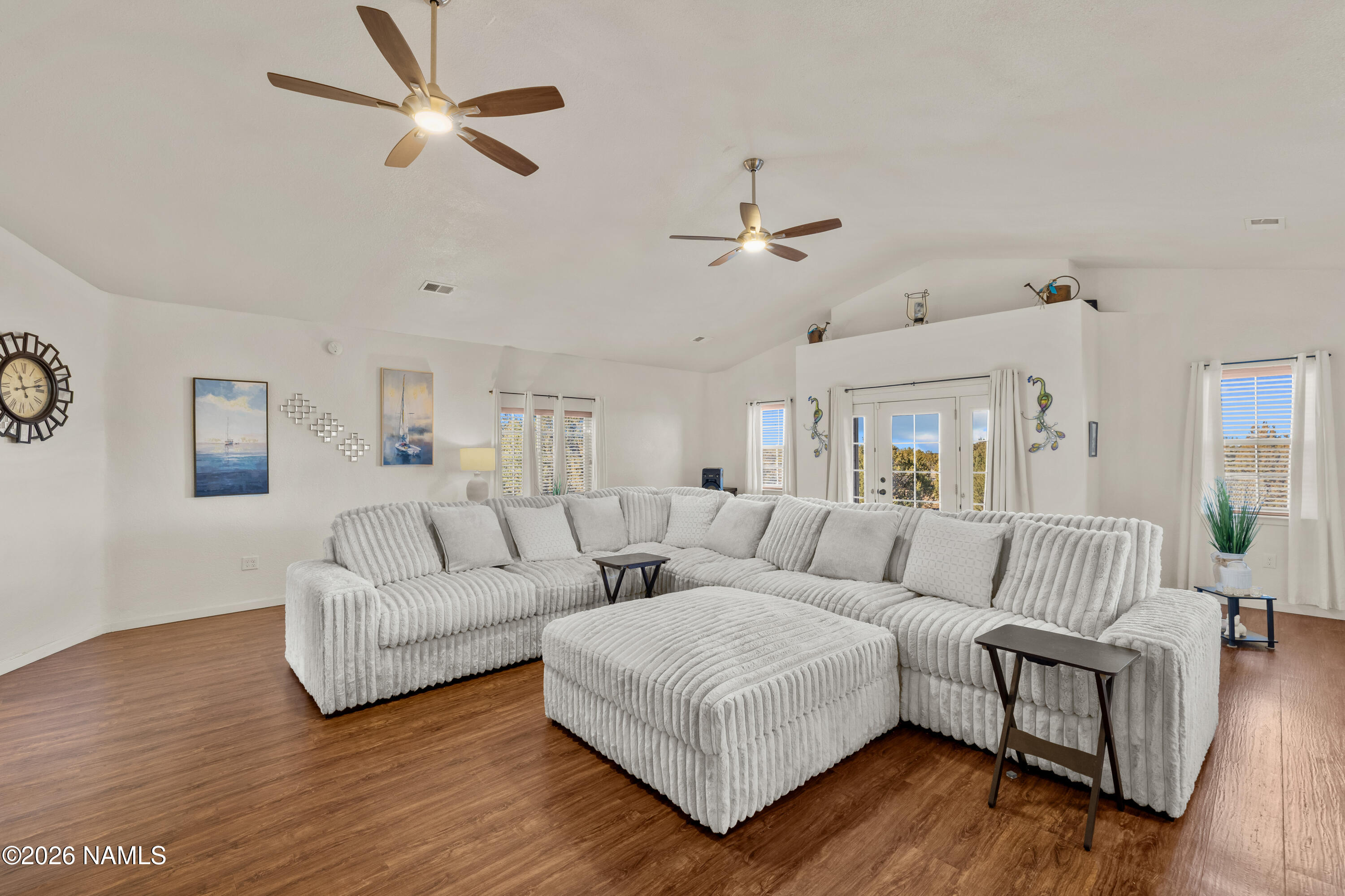 8187 Cassity Trail Williams, AZ 86046 - Photo 3 of 49 Expansive Great Room