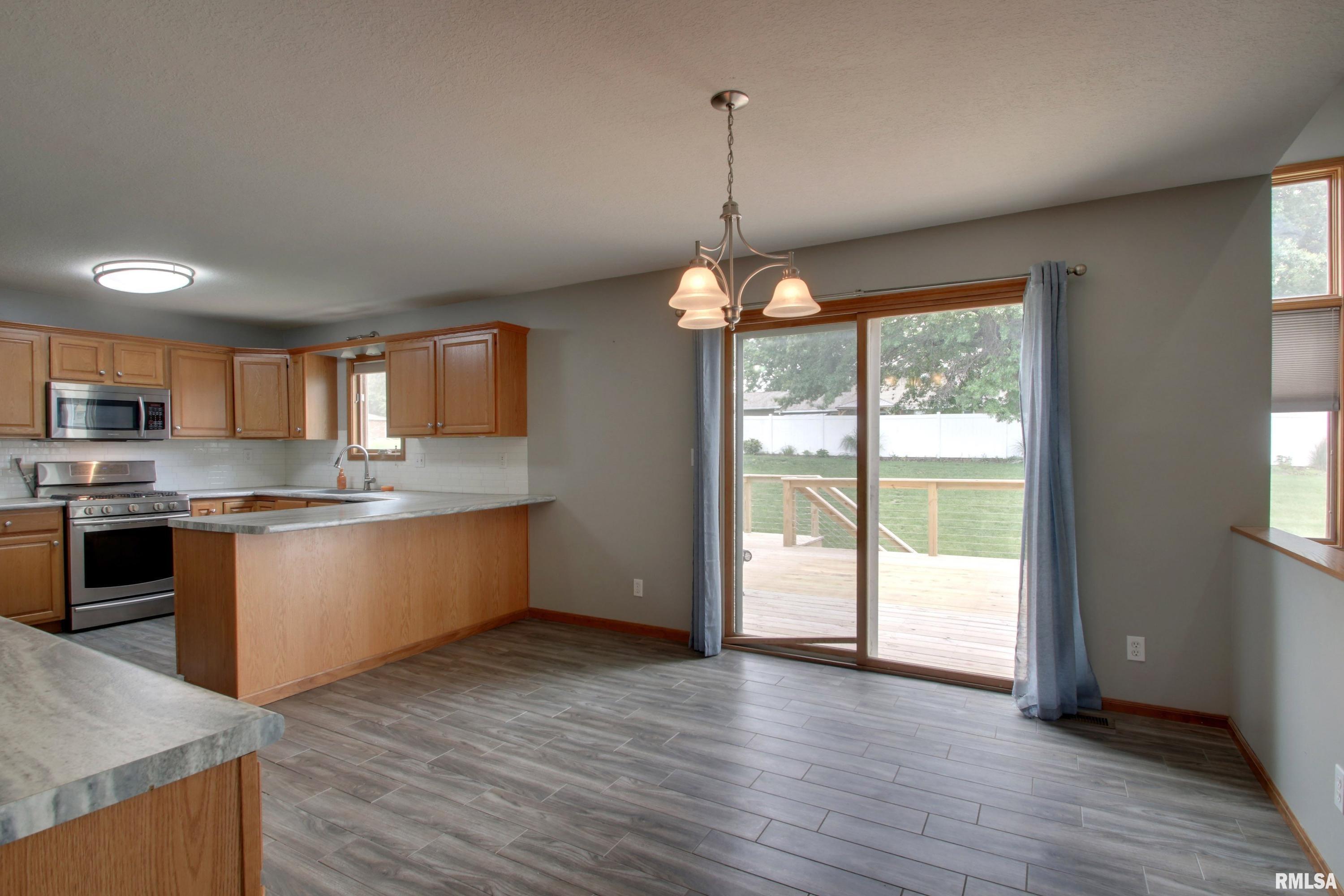 1300 Cadbury Ridge Quincy, IL 62305 - Photo 4 of 23