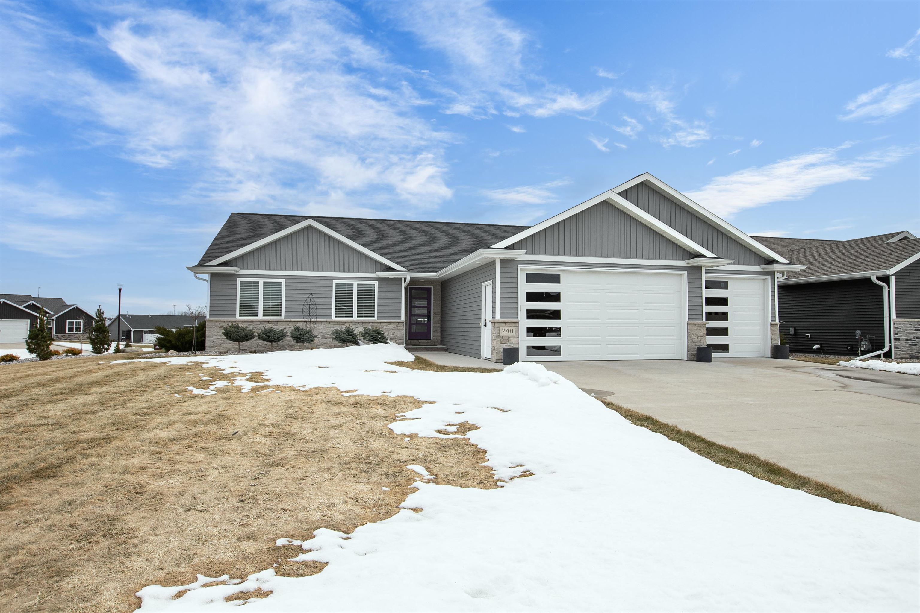 2701 West Fallen Oak Drive Appleton, WI 54913 - Photo 1 of 27