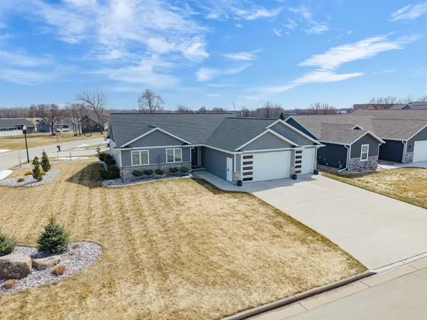 $514,900 | 2701 West Fallen Oak Drive, Appleton, WI 54913