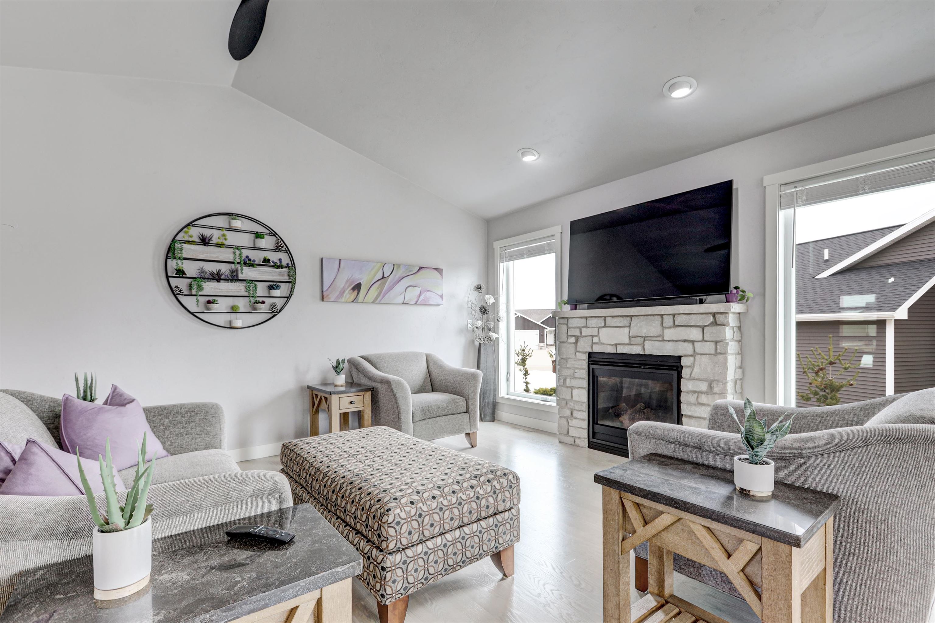 2701 West Fallen Oak Drive Appleton, WI 54913 - Photo 9 of 27