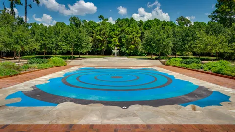 a view of a tennis court