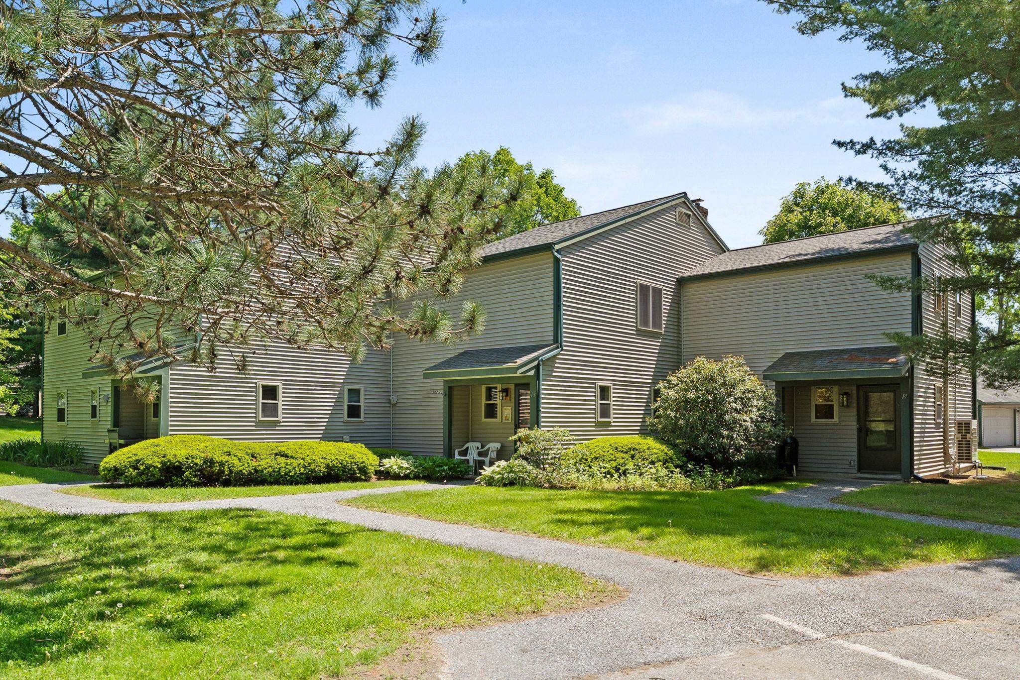 14 Hideaway Lane Williston, VT 05495 - Photo 2 of 39