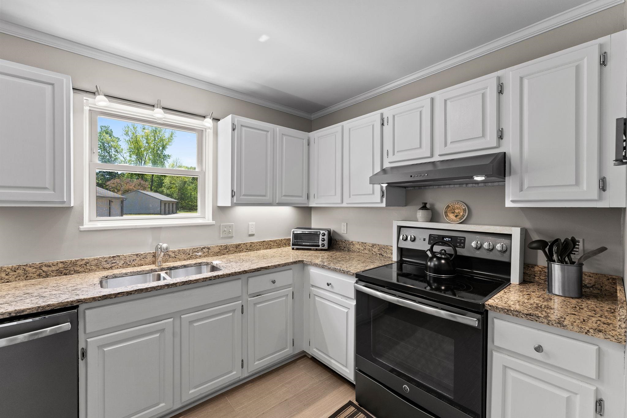 14 Hideaway Lane Williston, VT 05495 - Photo 8 of 39