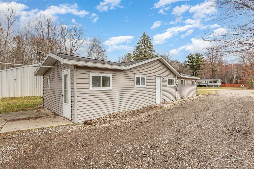 3060 South Patterson Road Midland, MI 48640 - Photo 29 of 32