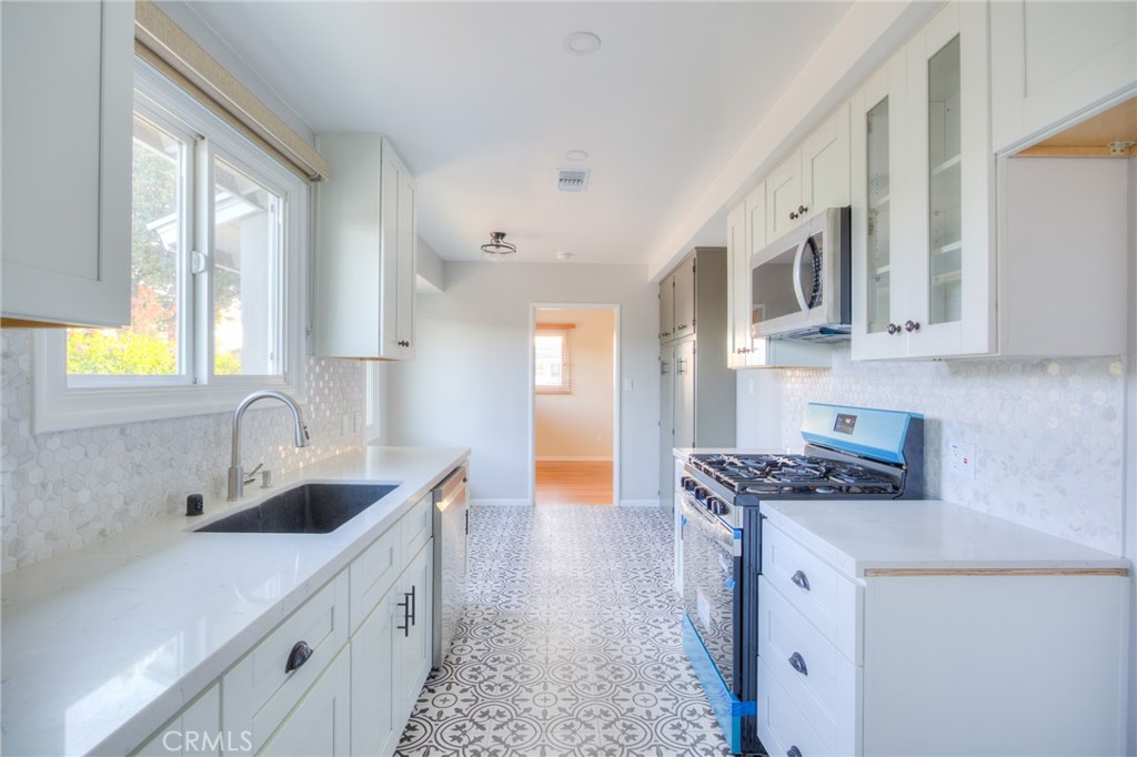 1112 Riedel Avenue Fullerton, CA 92831 - Photo 11 of 33