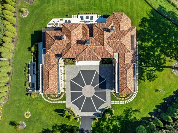 $10,500,000 | 5 Bouton Point Road, Lloyd Harbor, NY 11743