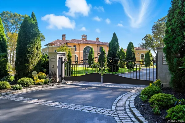 $10,500,000 | 5 Bouton Point Road, Lloyd Harbor, NY 11743