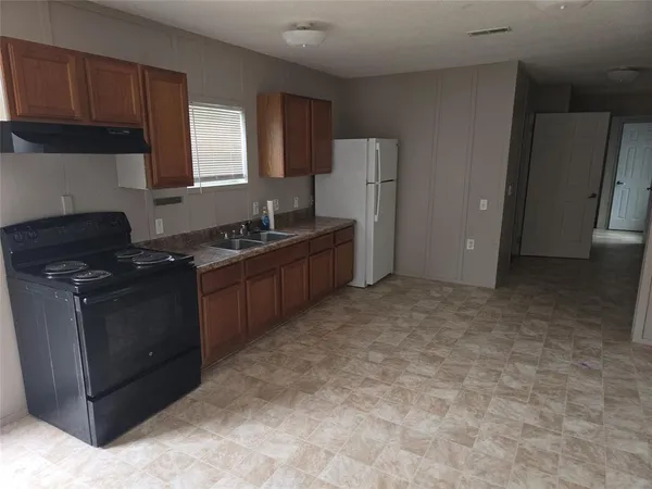 $1,400 | 3901 County Road 317, Unit 45, Cleburne, TX 76031