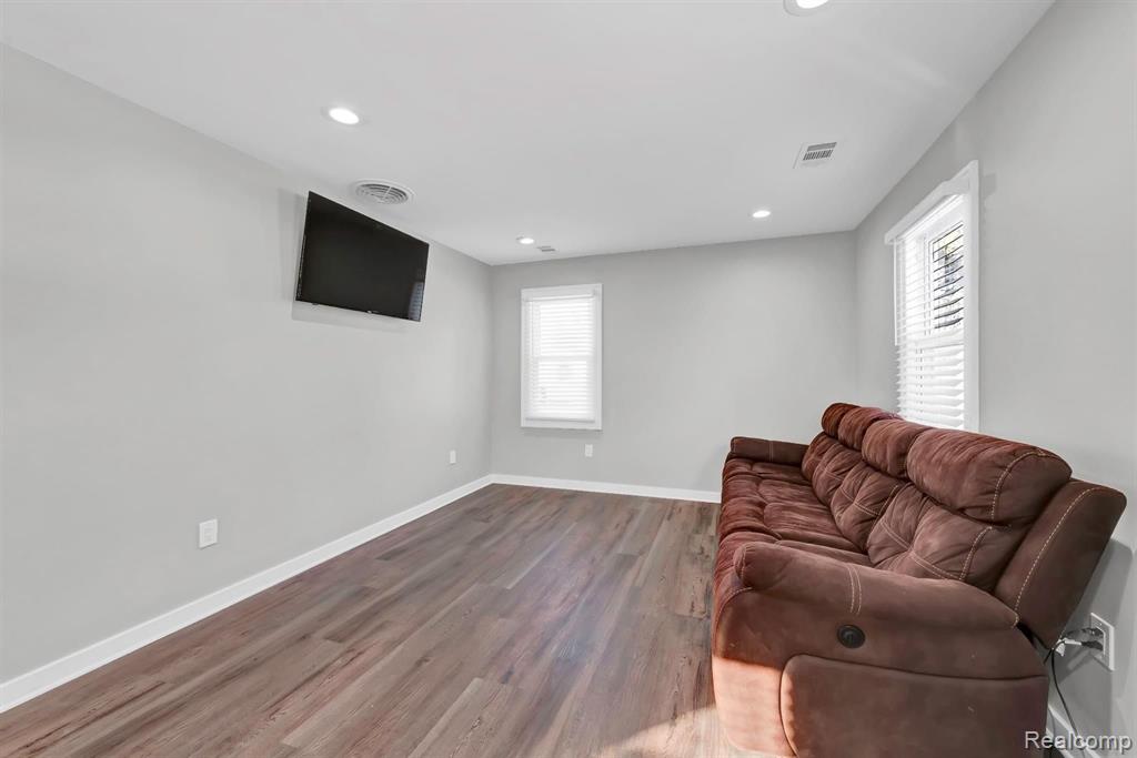 26825 Sibley Road Romulus, MI 48174 - Photo 22 of 29