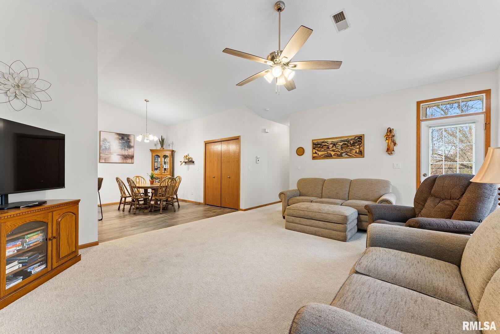 16 Cherry Hill, Unit 16 Hampton, IL 61256 - Photo 3 of 20