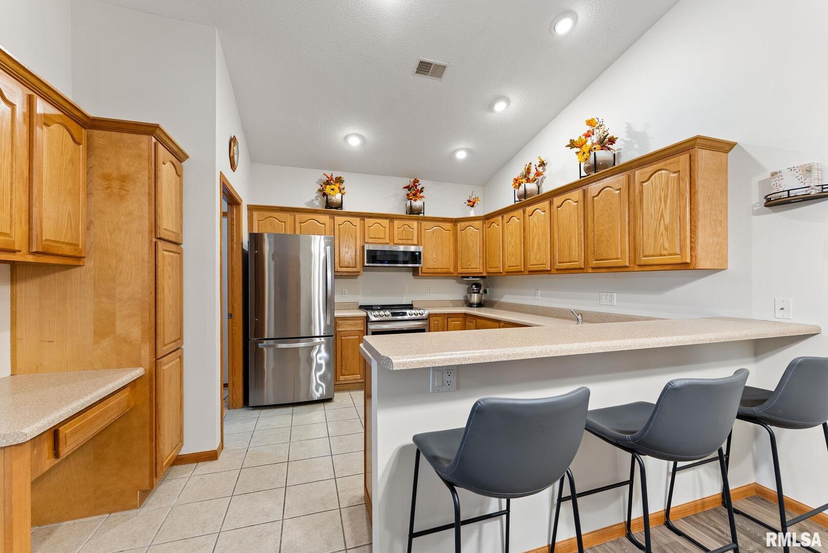 16 Cherry Hill, Unit 16 Hampton, IL 61256 - Photo 7 of 20