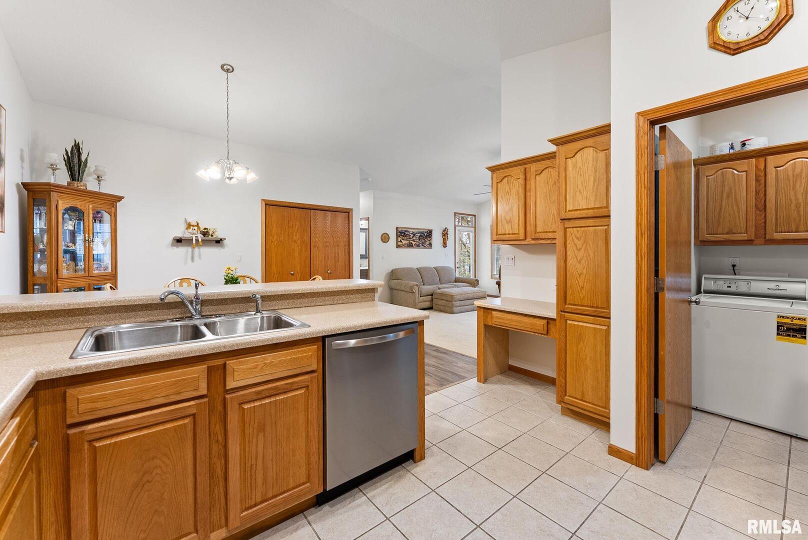 16 Cherry Hill, Unit 16 Hampton, IL 61256 - Photo 10 of 20