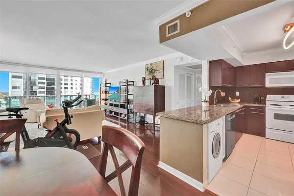 $4,500 | 2501 South Ocean Drive, Unit 1436, Hollywood, FL 33019