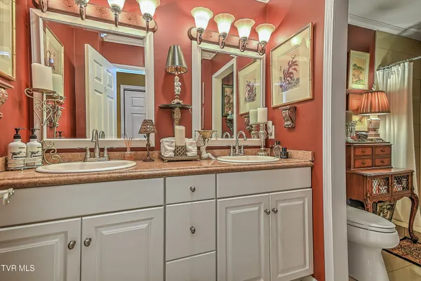 $339,900 | 326 Hickory Bluff, Unit 326, Johnson City, TN 37601