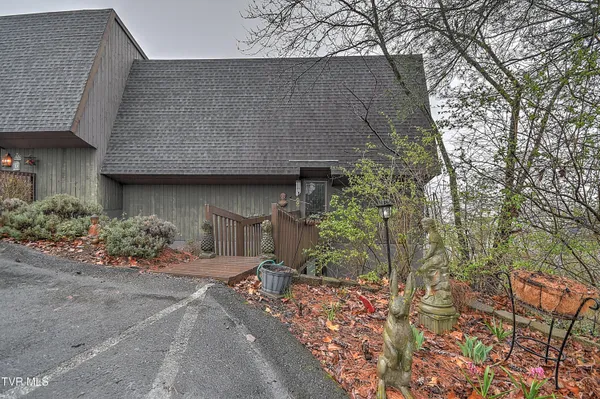 $339,900 | 326 Hickory Bluff, Unit 326, Johnson City, TN 37601