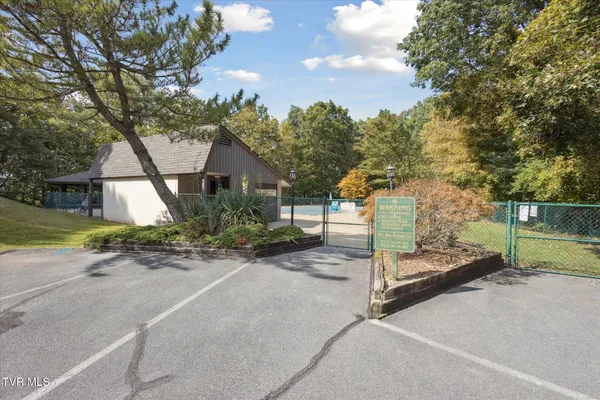 $339,900 | 326 Hickory Bluff, Unit 326, Johnson City, TN 37601