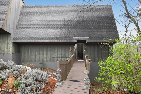 $339,900 | 326 Hickory Bluff, Unit 326, Johnson City, TN 37601