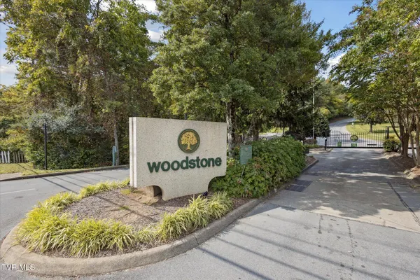 $339,900 | 326 Hickory Bluff, Unit 326, Johnson City, TN 37601