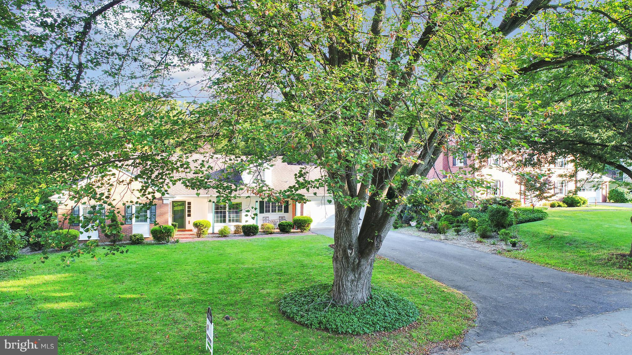 1421 Meadowbrook Road Lancaster, PA 17603 - Photo 3 of 58 Gallery Image 3
