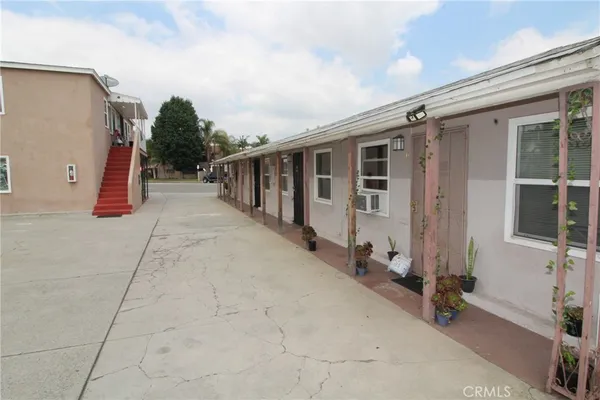 $2,000 | 4986 Southern Avenue, Unit E, South Gate, CA 90280