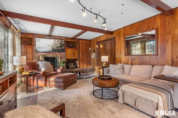 $539,700 | 9 Pine Tree Drive, Springfield, IL 62704