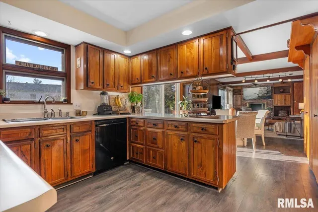 $539,700 | 9 Pine Tree Drive, Springfield, IL 62704