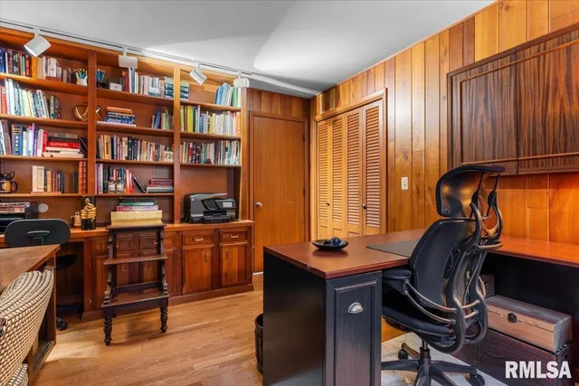 $539,700 | 9 Pine Tree Drive, Springfield, IL 62704