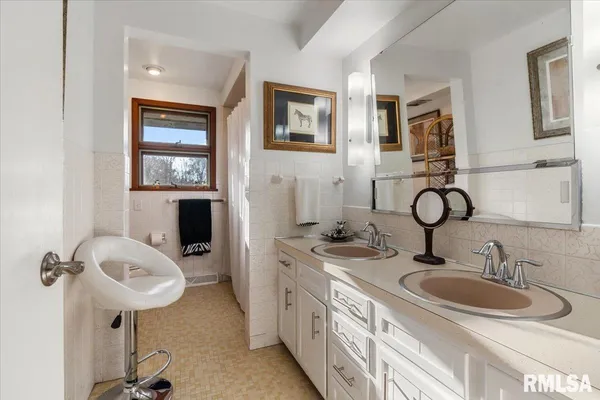 $539,700 | 9 Pine Tree Drive, Springfield, IL 62704
