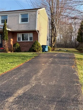 $1,500 | 837 Beach Road, Evans, NY 14006