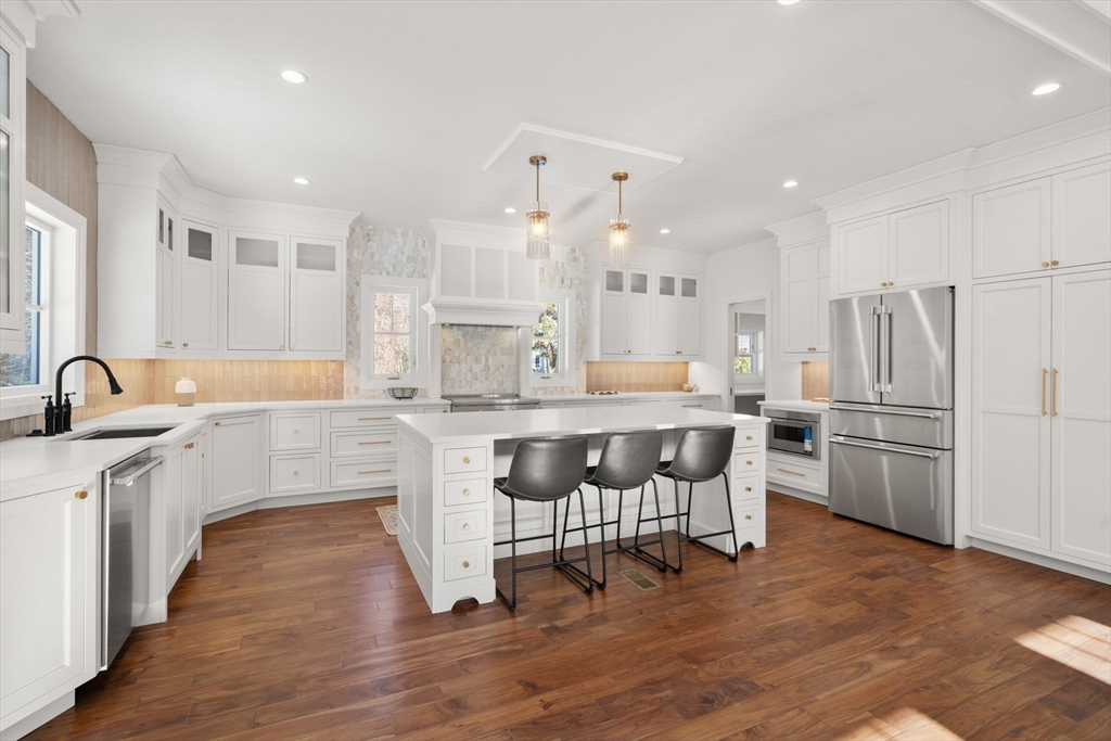 62 Claybrook Road Dover, MA 02030 - Photo 8 of 38
