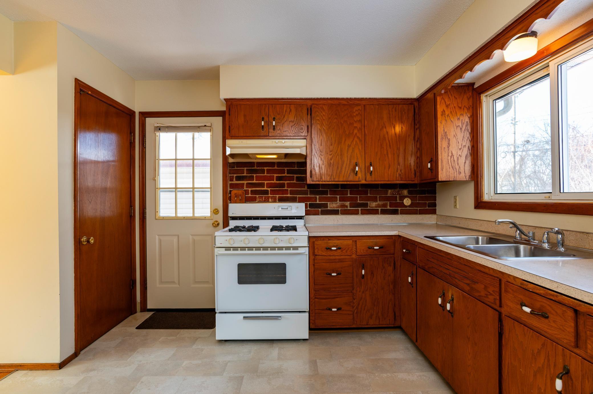 3107 68th Street East Inver Grove Heights, MN 55076 - Photo 10 of 30