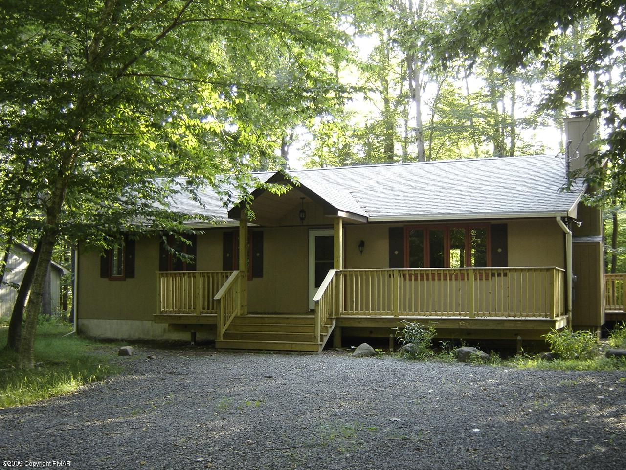 29 Sweet Briar Road Pocono Pines, PA 18350 - Photo 1 of 7 EXTERIOR