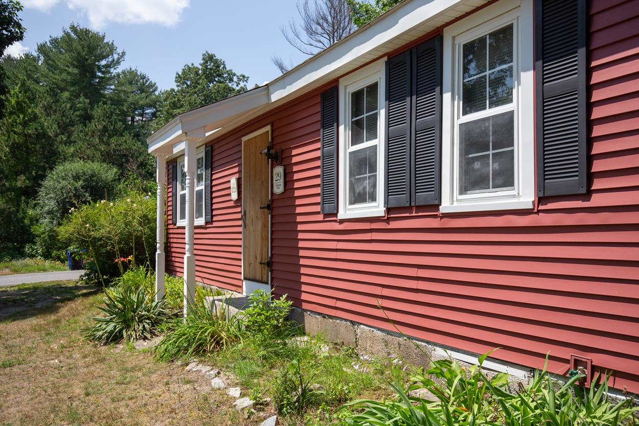 29 Chalifoux Road Hudson, NH 03051 - Photo 4 of 57