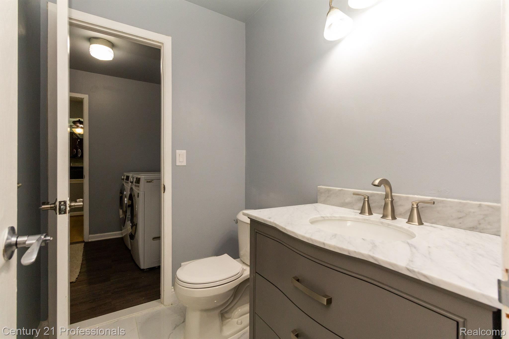 2226 Warrington Road Rochester, MI 48307 - Photo 22 of 39 Gallery Image 22