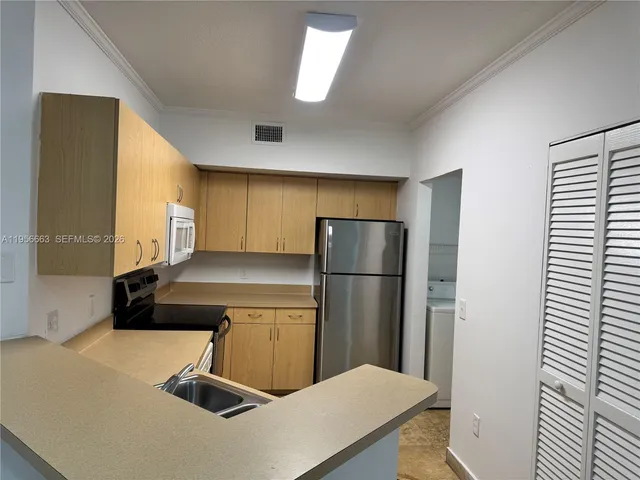 $1,800 | 2404 Belmont Lane, Unit 2404, North Lauderdale, FL 33068