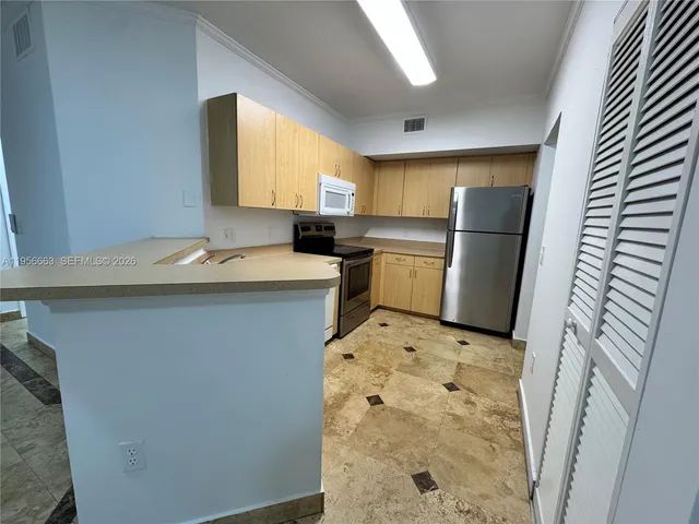 $1,800 | 2404 Belmont Lane, Unit 2404, North Lauderdale, FL 33068