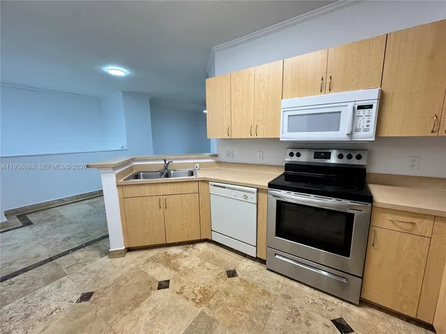 $1,800 | 2404 Belmont Lane, Unit 2404, North Lauderdale, FL 33068