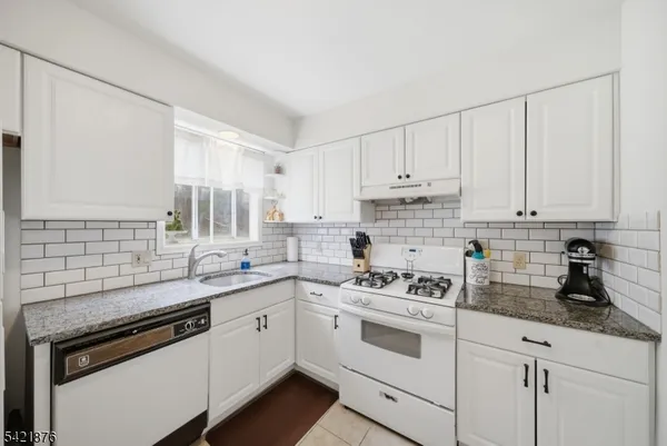 $275,000 | 28 Village Drive, Hamburg, NJ 07419