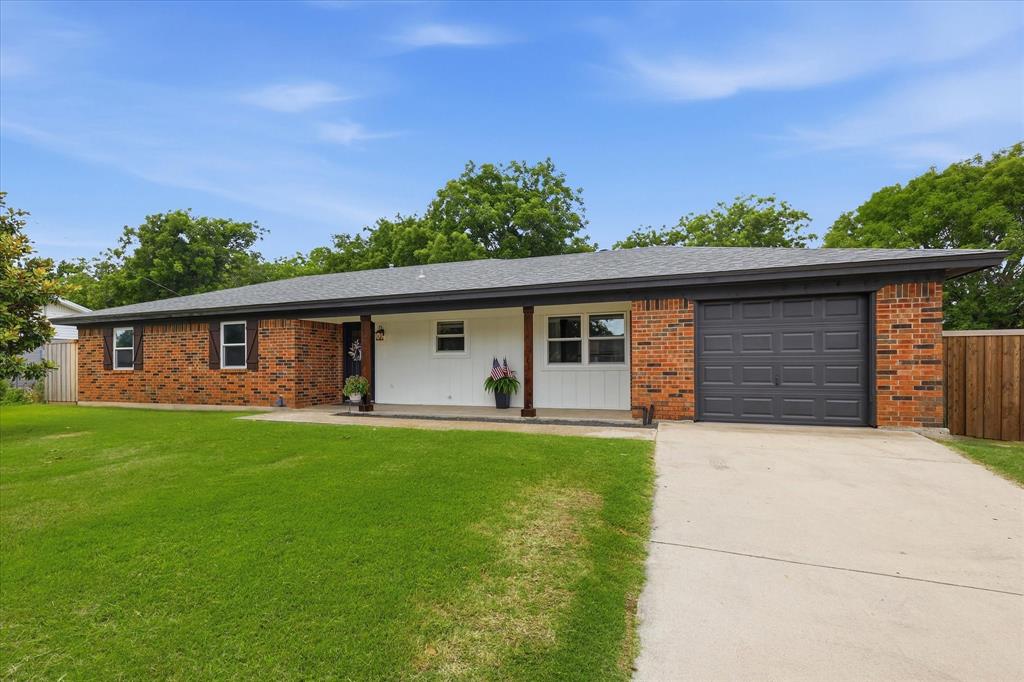 1005 North Miller Street Decatur, TX 76234 - Photo 5 of 30
