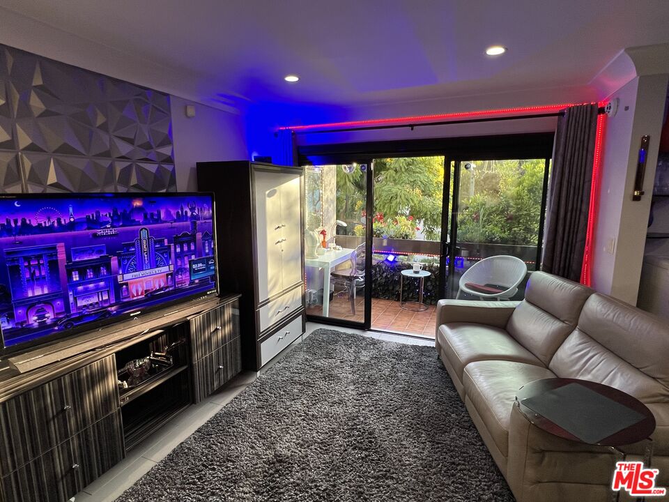 950 North Kings Road, Unit 268 West Hollywood, CA 90069 - Photo 13 of 75