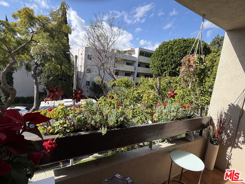 950 North Kings Road, Unit 268 West Hollywood, CA 90069 - Photo 17 of 75