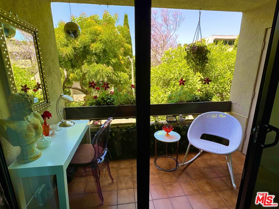 950 North Kings Road, Unit 268 West Hollywood, CA 90069 - Photo 2 of 75