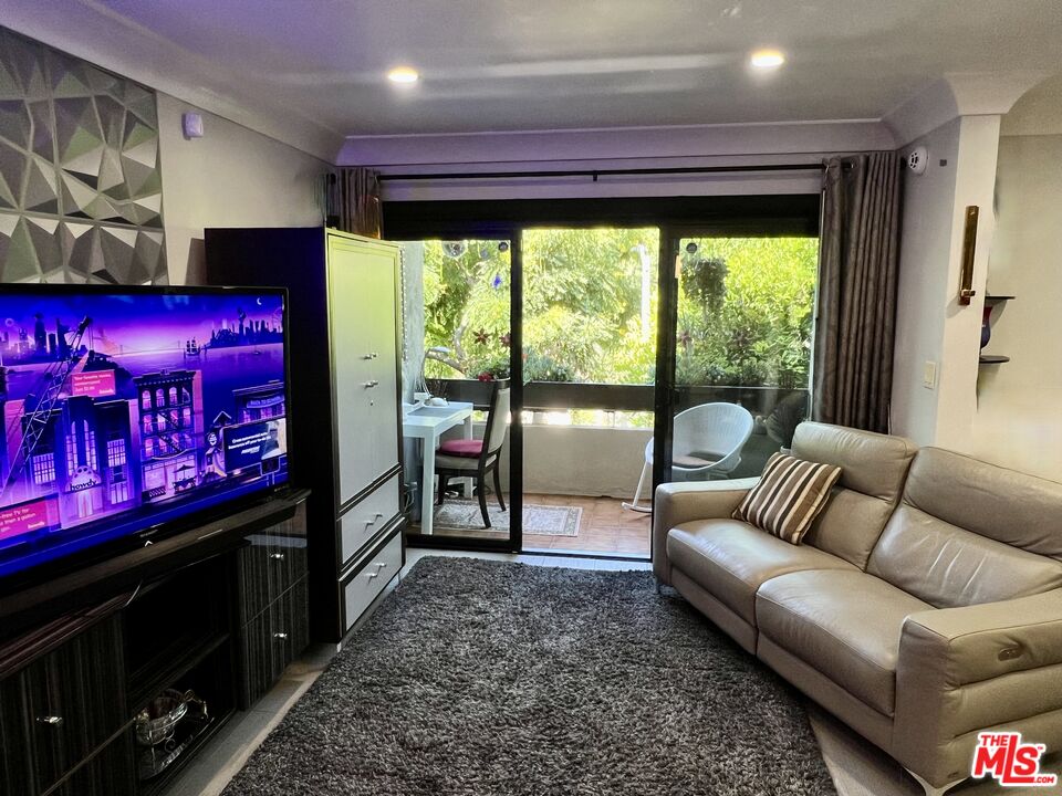 950 North Kings Road, Unit 268 West Hollywood, CA 90069 - Photo 22 of 75