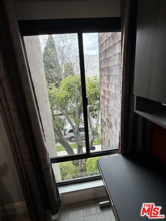 $3,570 | 950 North Kings Road, Unit 268, West Hollywood, CA 90069