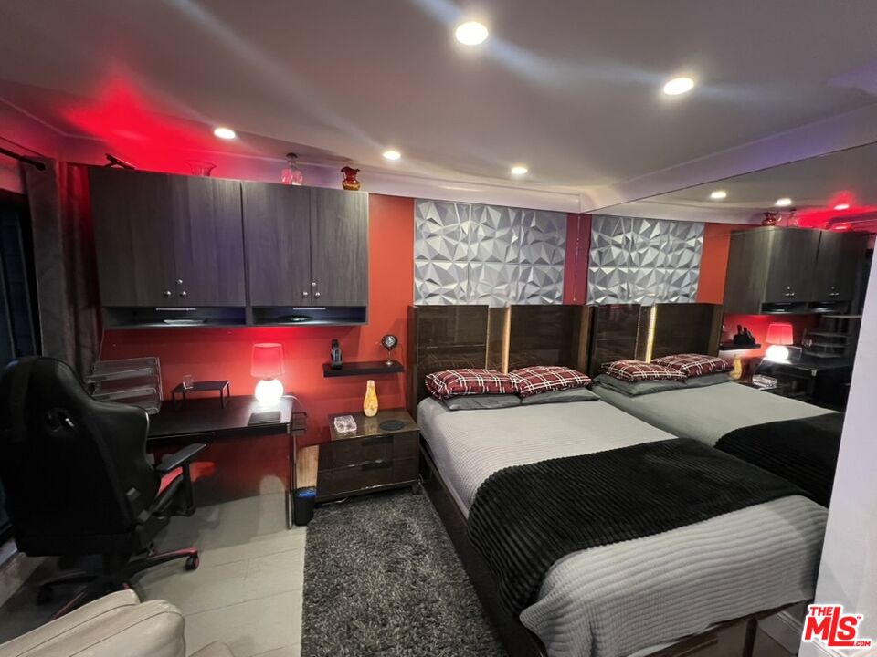950 North Kings Road, Unit 268 West Hollywood, CA 90069 - Photo 33 of 75
