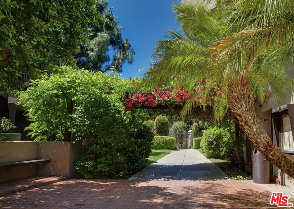 $3,570 | 950 North Kings Road, Unit 268, West Hollywood, CA 90069